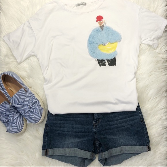 Zara Tops - Zara Graphic T with Fur